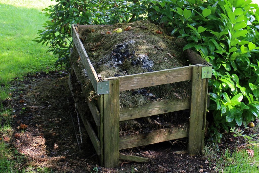 Composteur organique rotatif pour le jardin